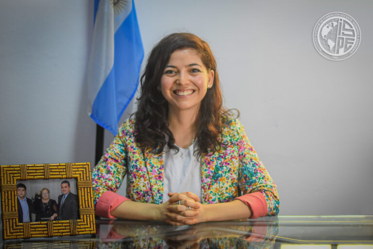 Lic. Prof. Univ. Ana Paula Galdeano - Regente