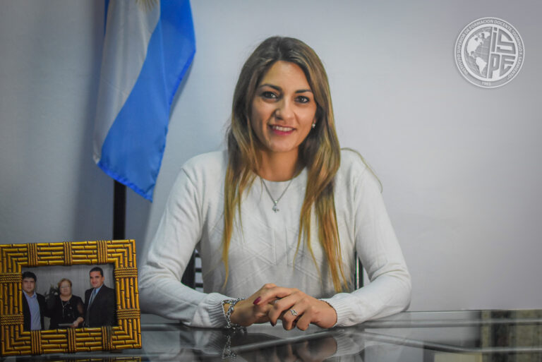 Prof. Univ. Valeria González